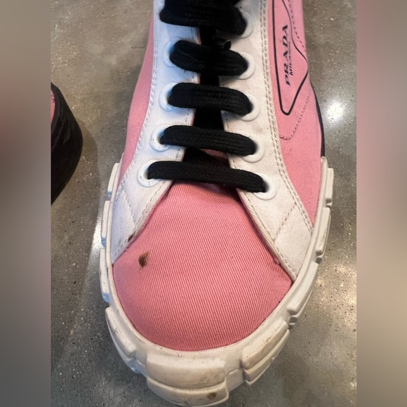 Authentic Prada sneakers - Picture 4 of 7